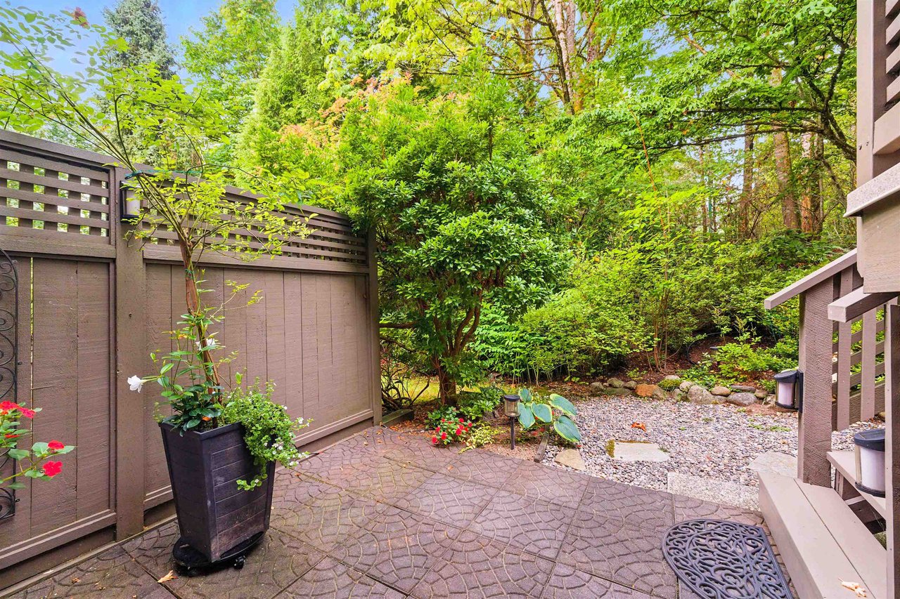 8885 Larkfield Dr