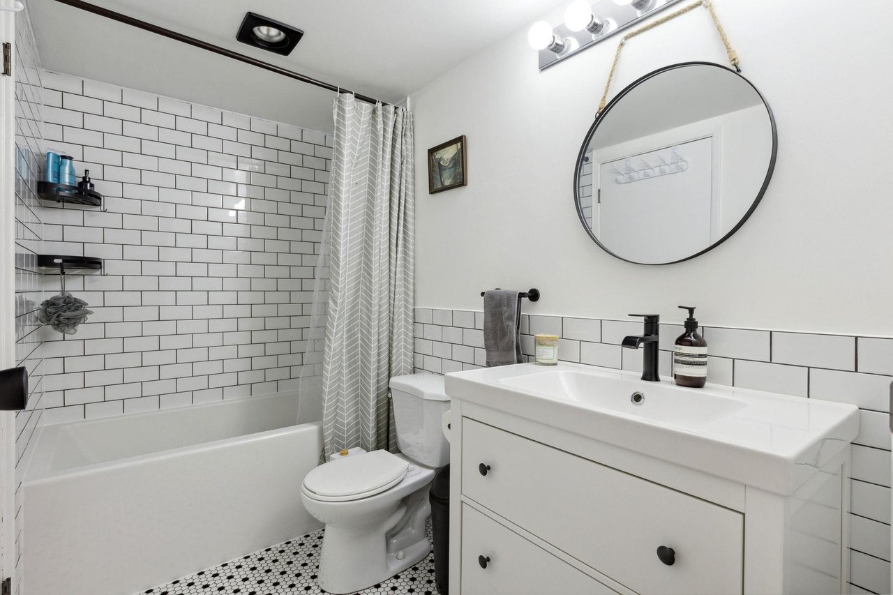 1894 Purcell Way, North Vancouver