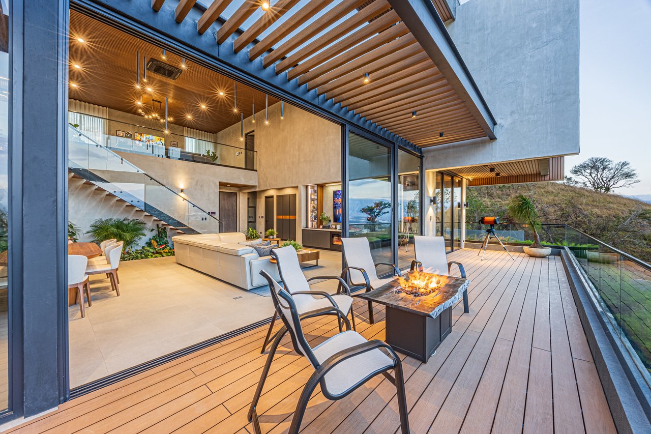 Panoramic City View Estate Home, Escazu, San Jose