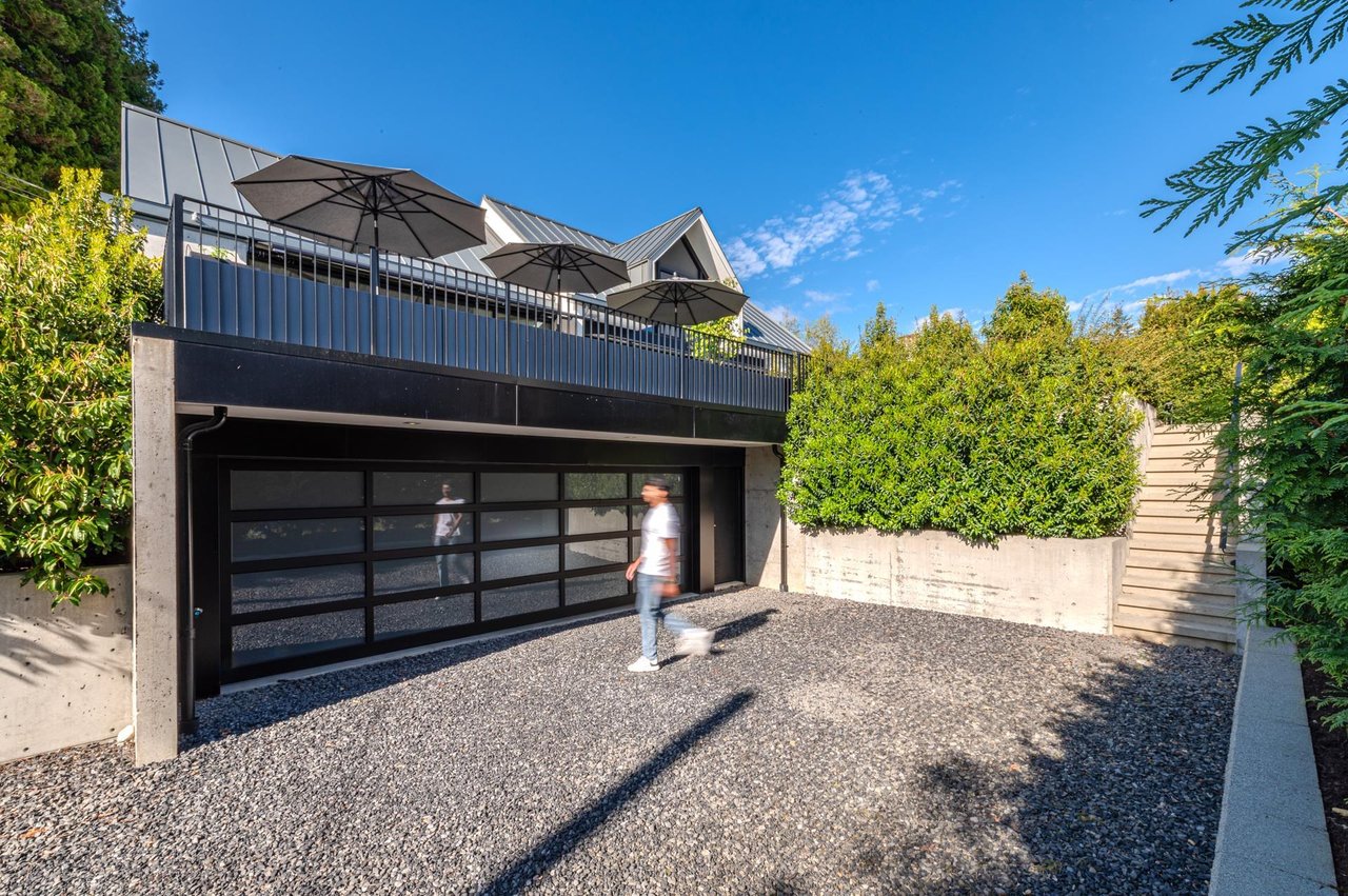 1990 Fulton Ave