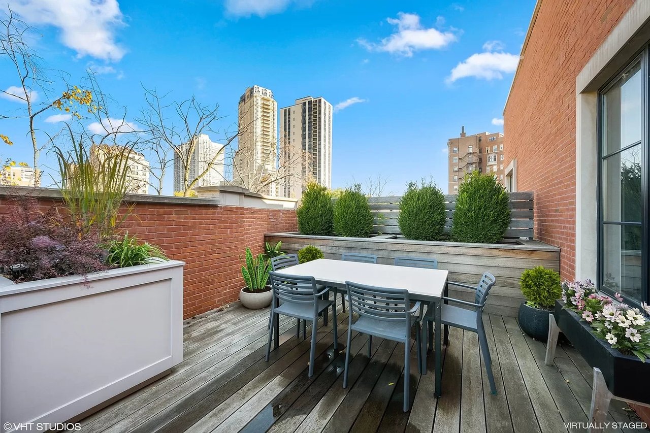 445 W Arlington