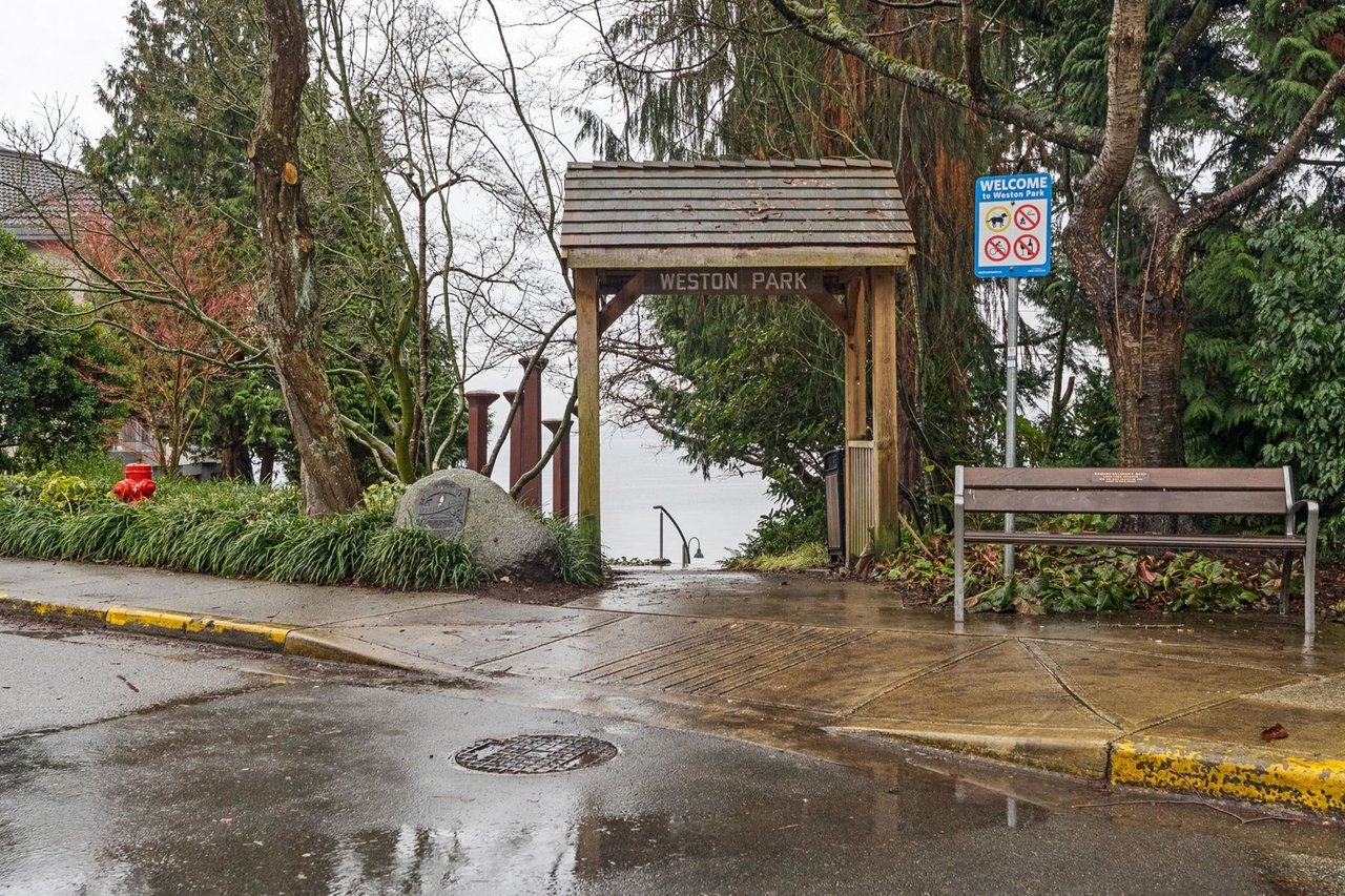 1-2110 Marine Dr