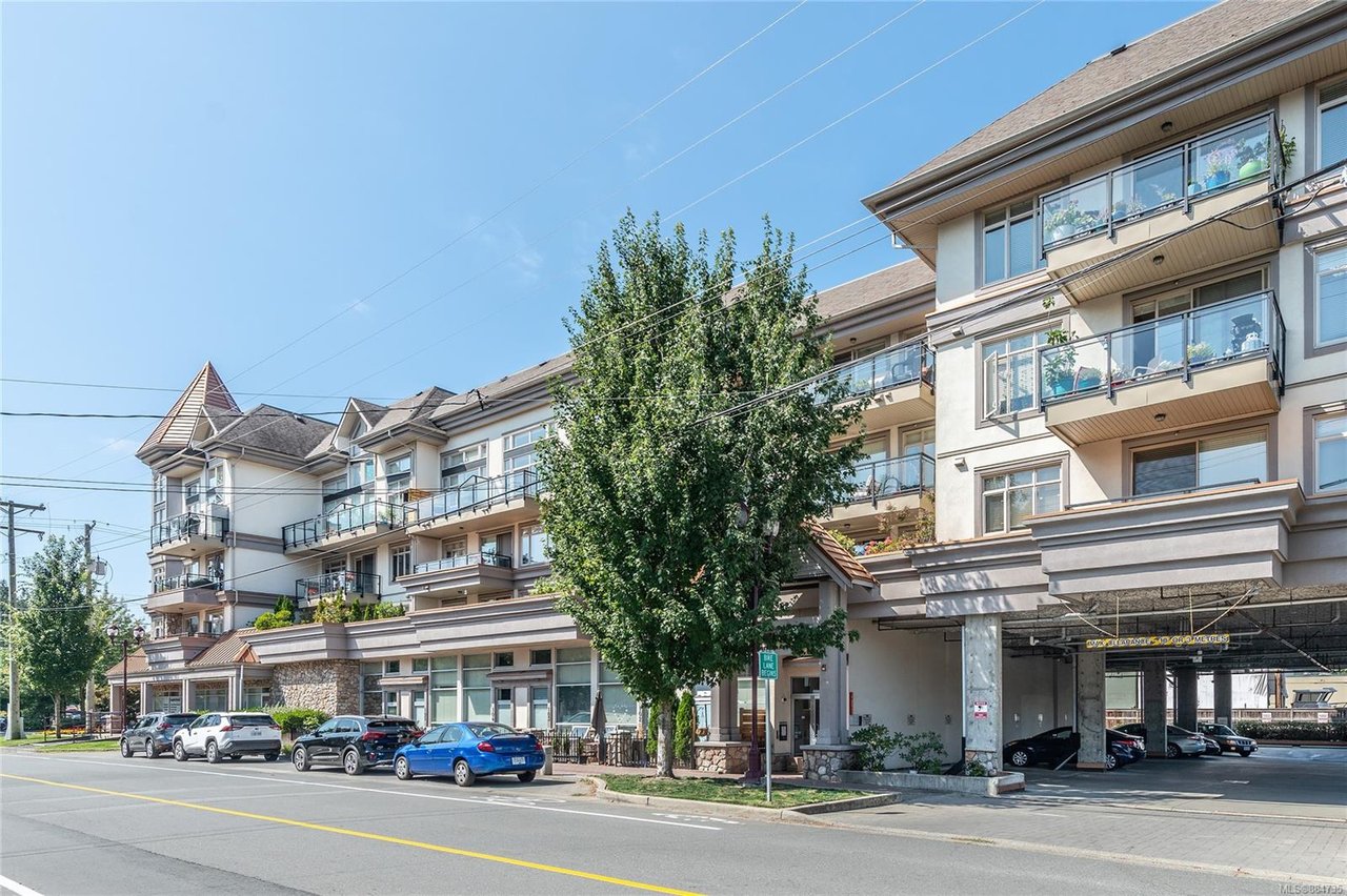 411-866 Goldstream Ave