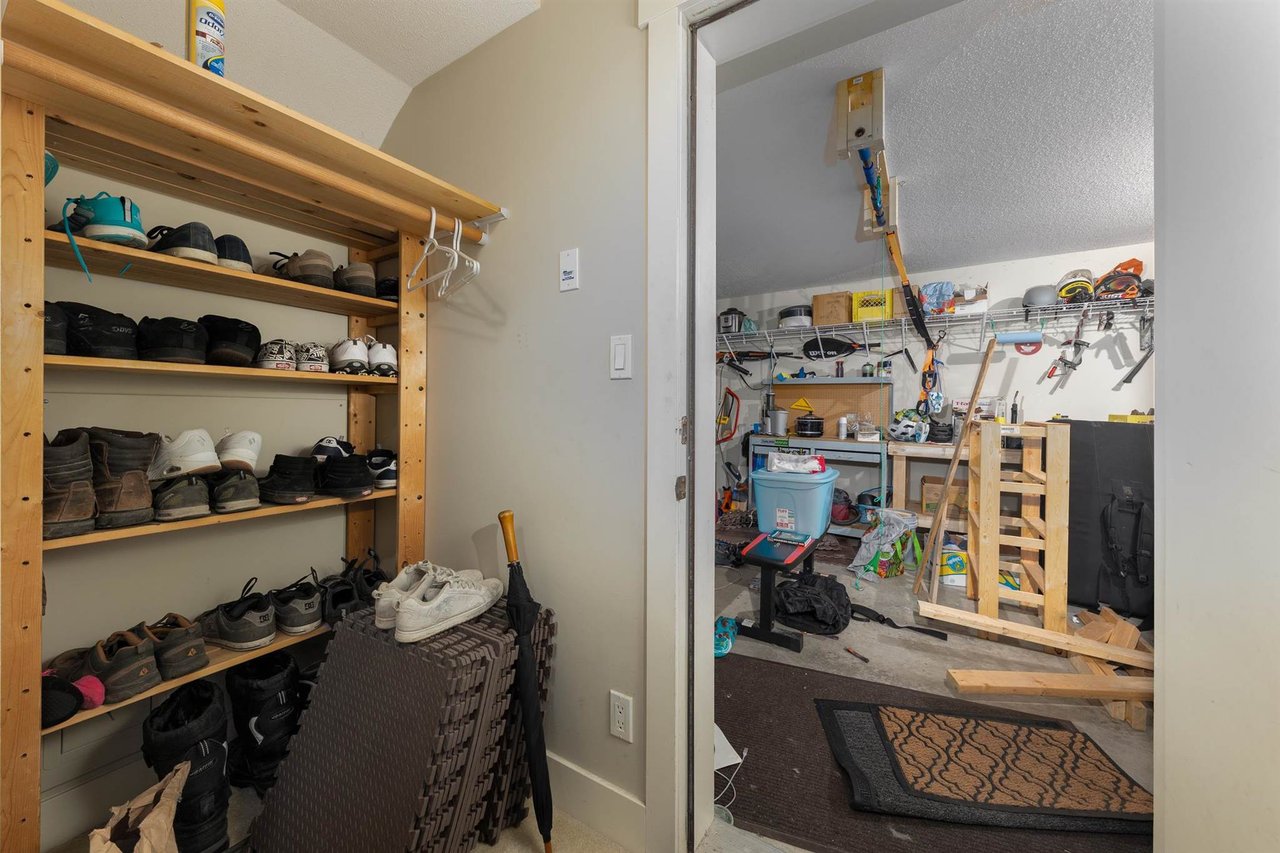 1214 Village Green Wy