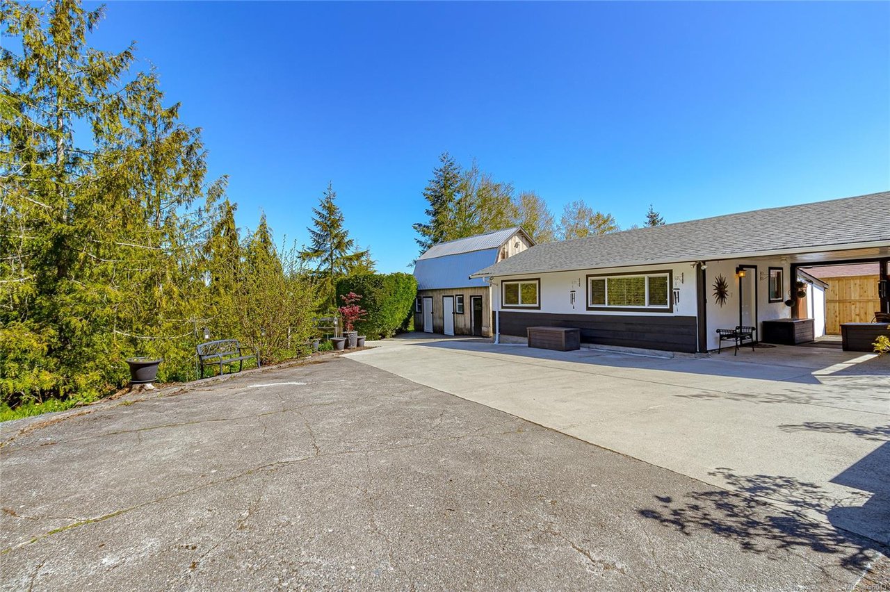 1550 McHattie Rd