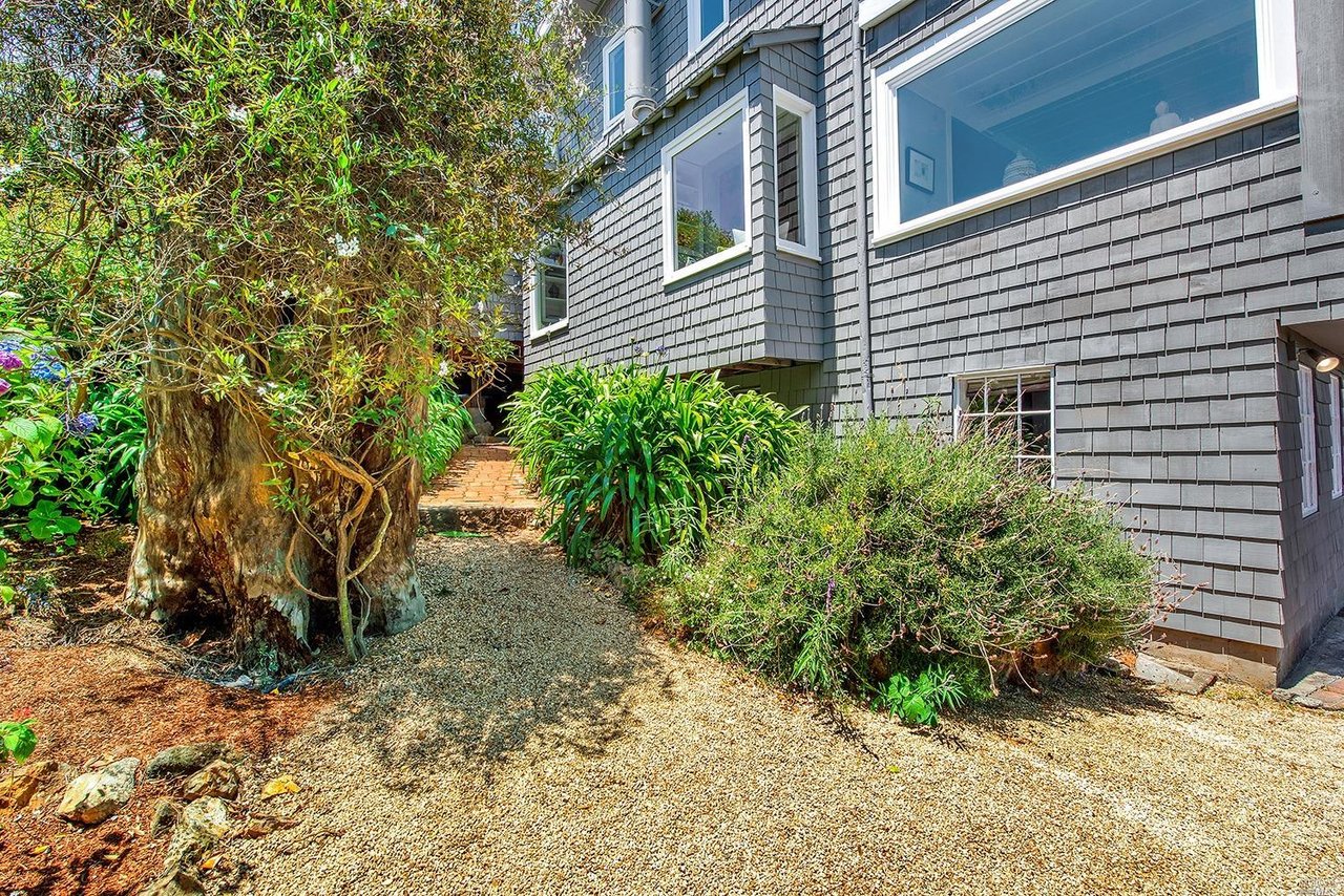 148 Harrison Avenue