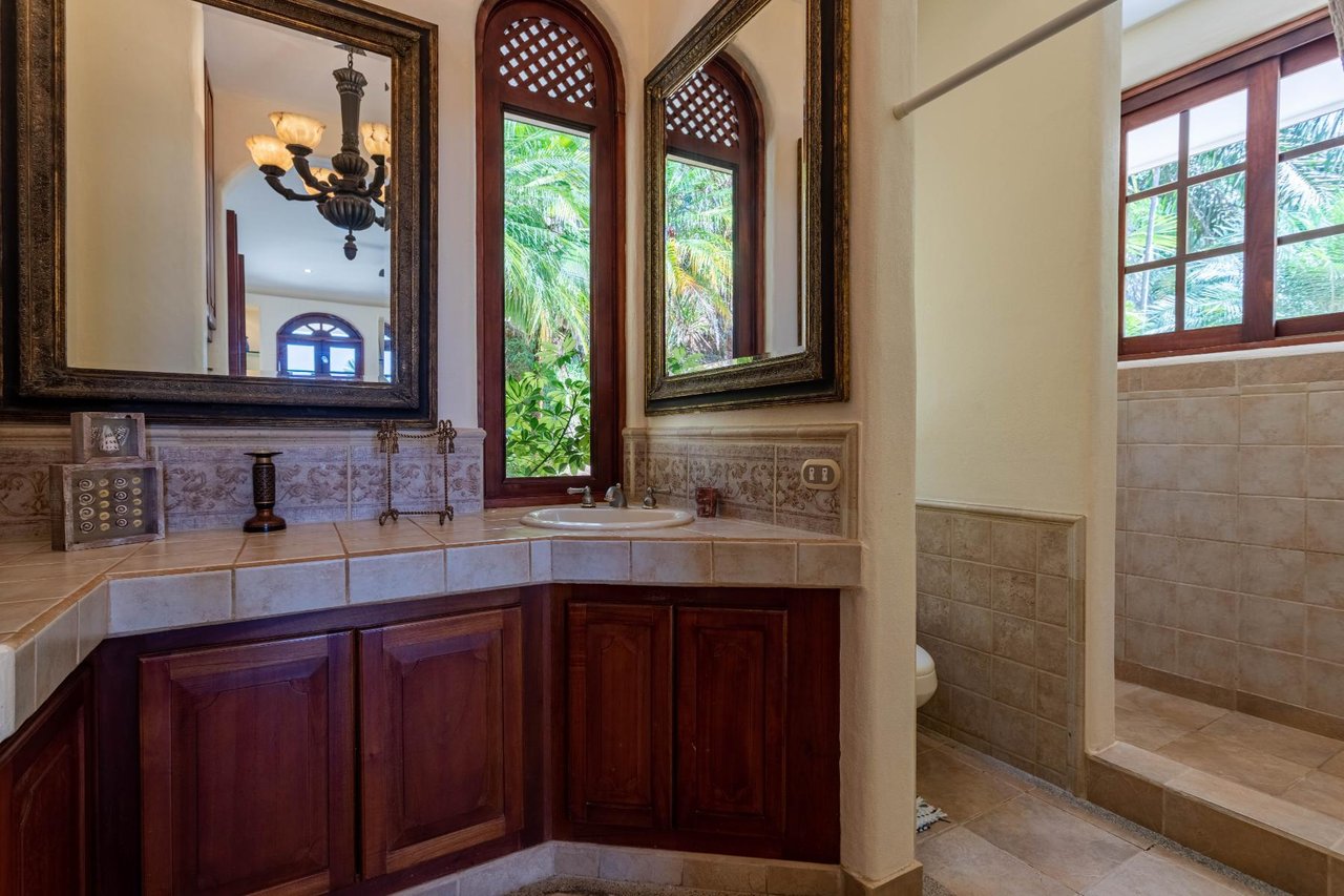 Private Ocean View Estate, Dominical, Puntarenas