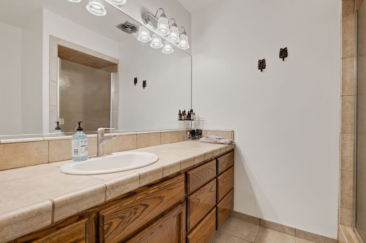 2404 Belvedere Avenue, Bakersfield, CA 93304