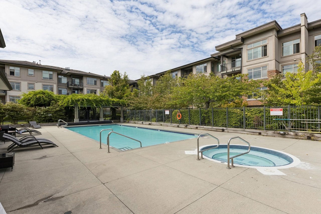 101-9288 Odlin Rd