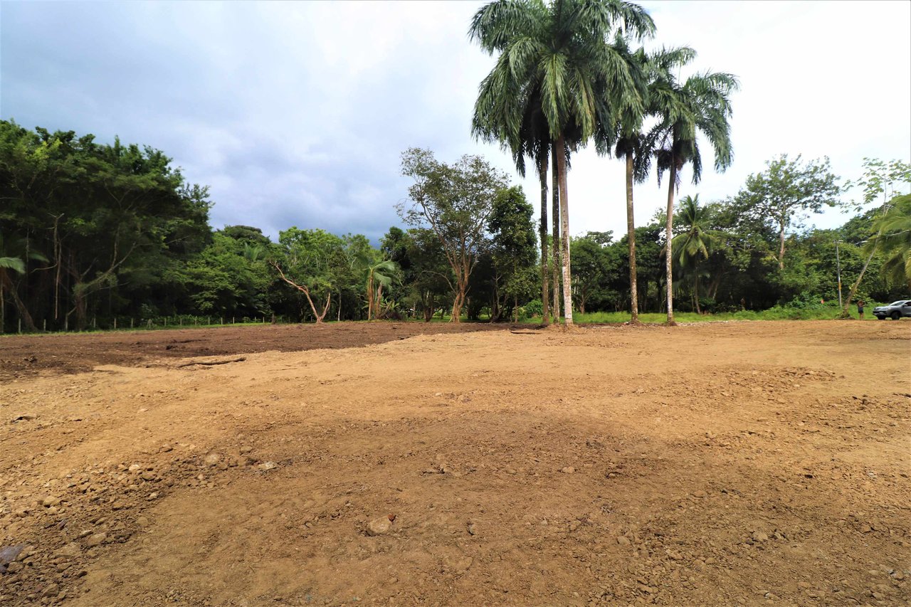 5000 Square Meter Lot, Residencial or Commercial, 400 Meters From the Beach.