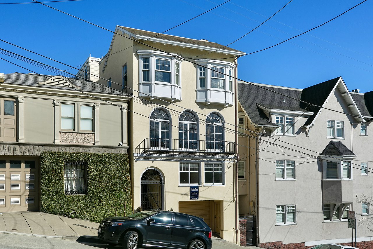 Wonderful Grand Pacific Heights Home