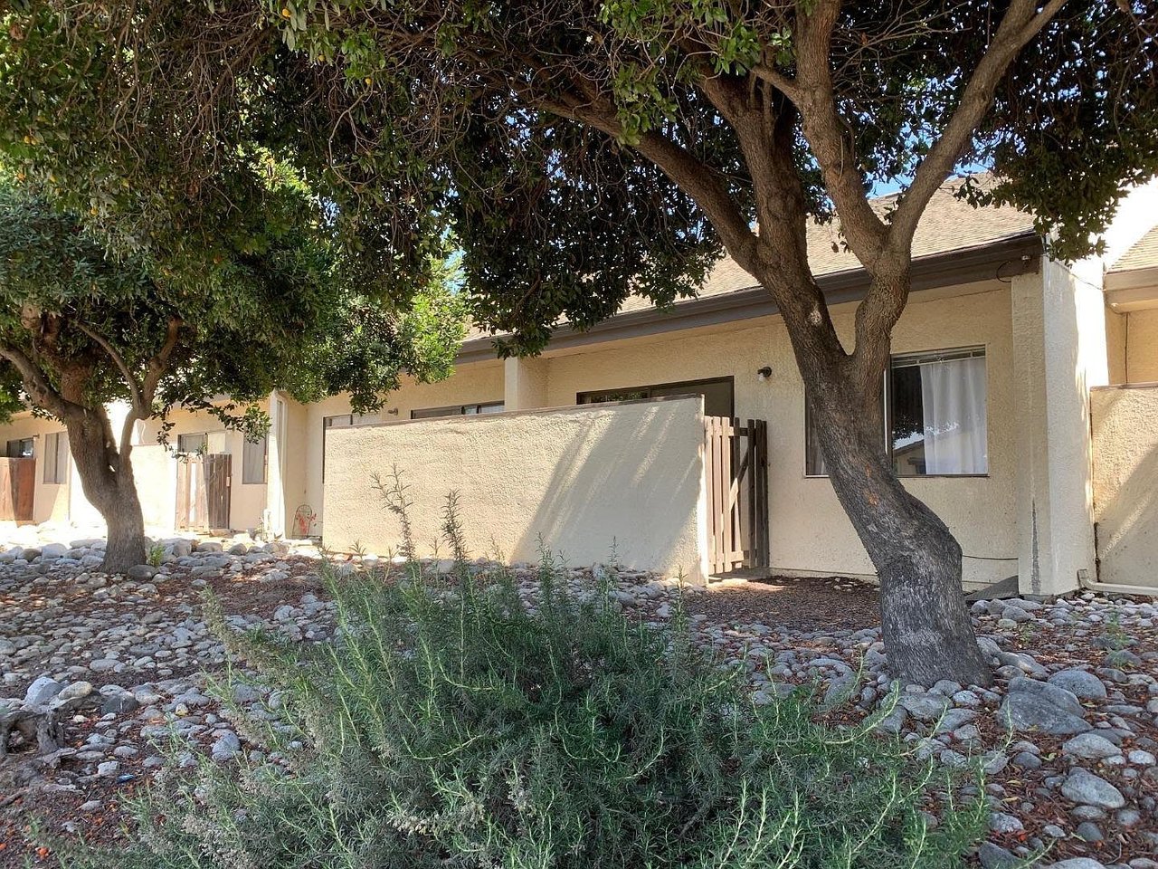 201 Rio Vista Dr APT 4
