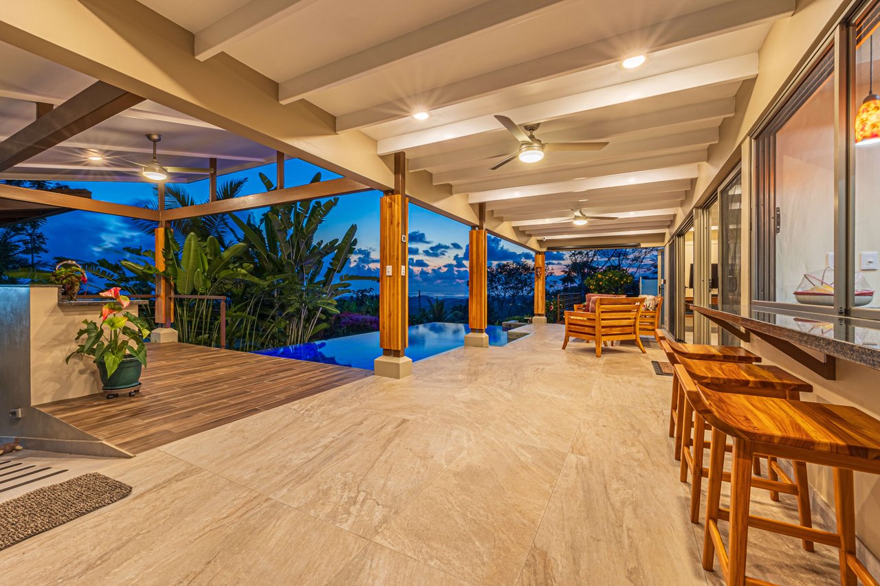 Jaw Dropping Sunset Views , With Easy Access, Private Casa Bella