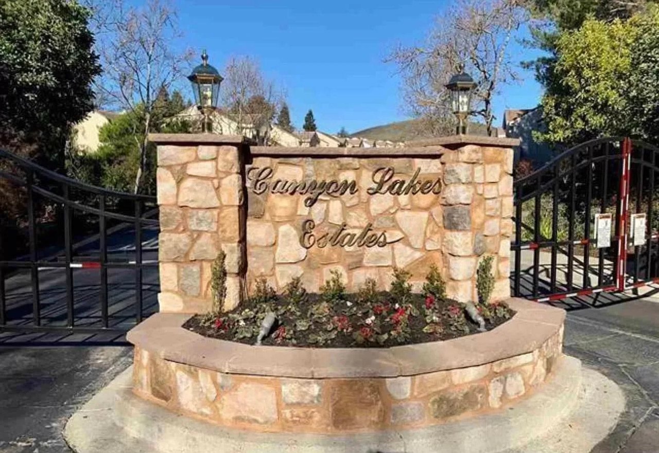 2115 Canyon Lakes Dr