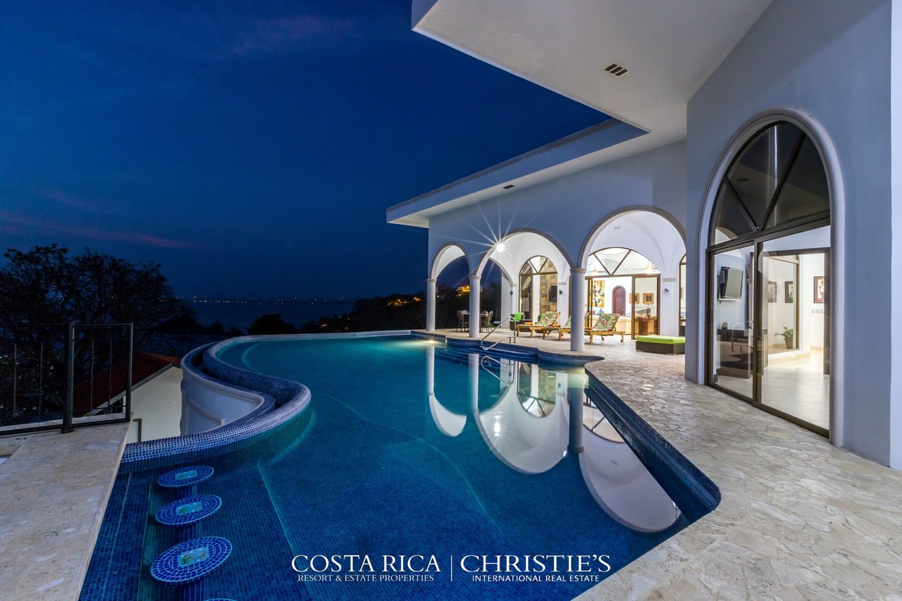 Casa Blanca Exquisite Ocean View Villa