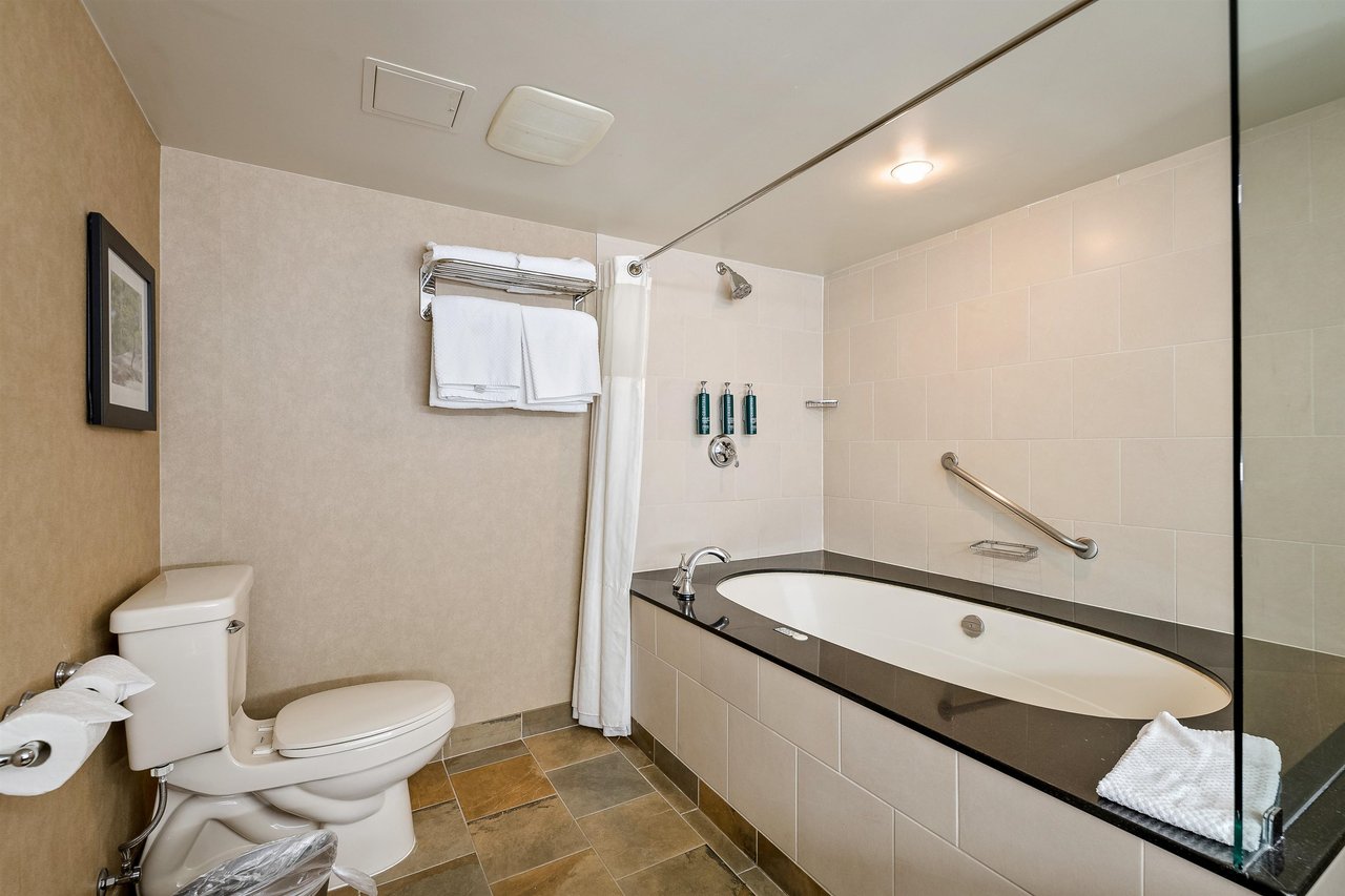 428/430-4050 Whistler Wy