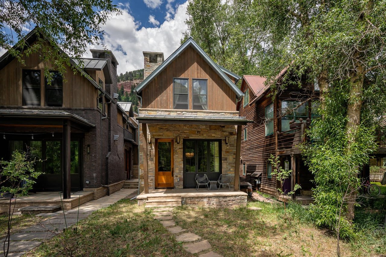 455 E Colorado Ave