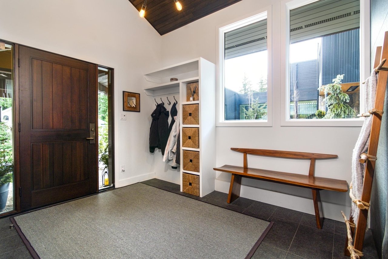 3369 Panorama Ridge