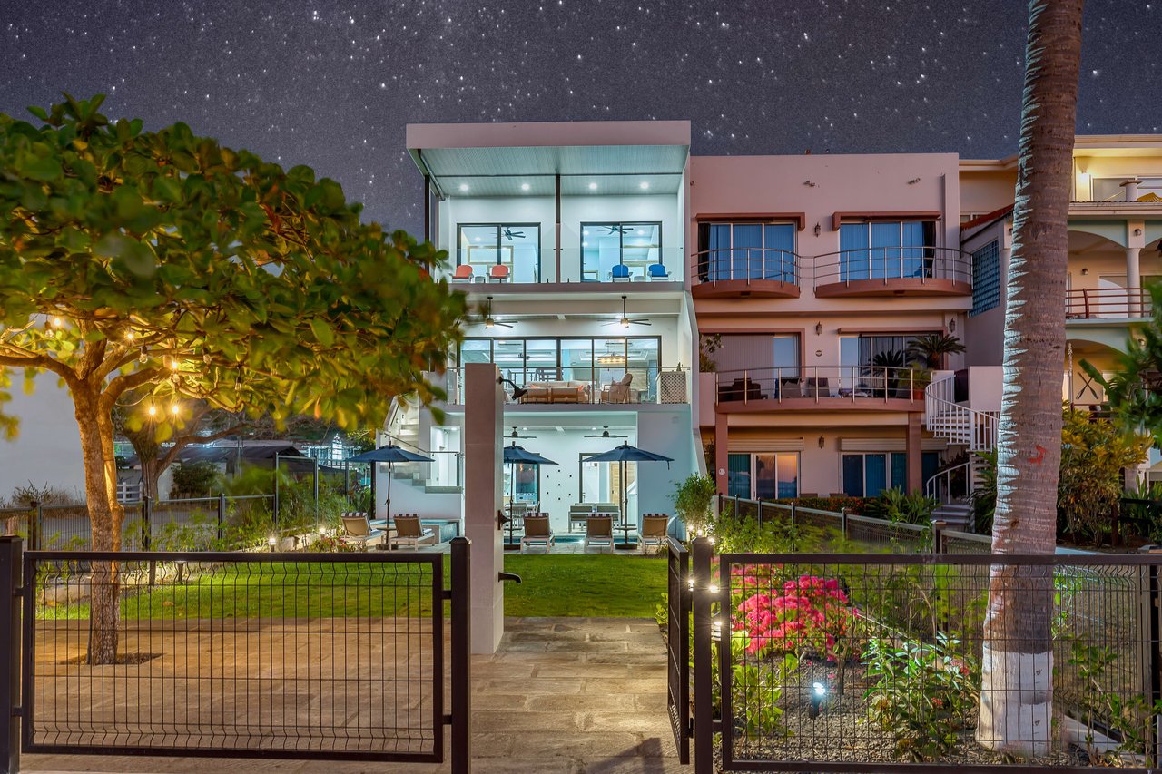 Villa Ballena | Sleek Beachfront Masterpiece in Costa Rica