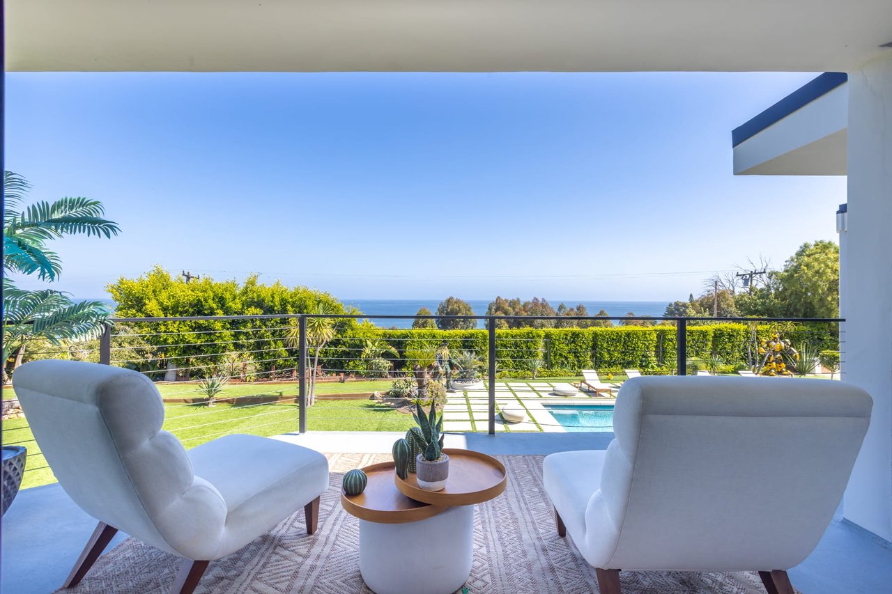 Malibu Luxury 4 BR Home w Pool and Ocean Views