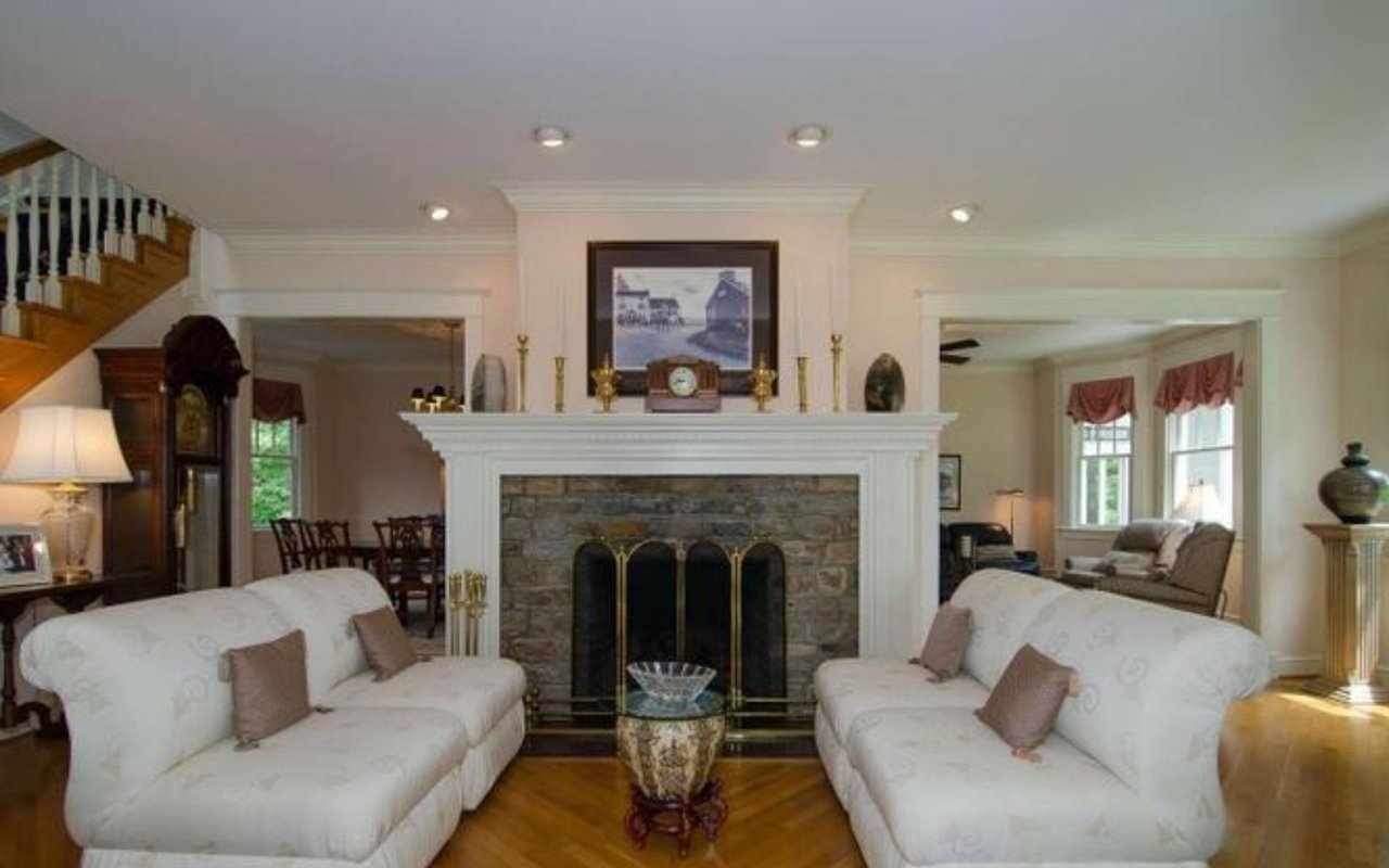 6 Charclavir Ln