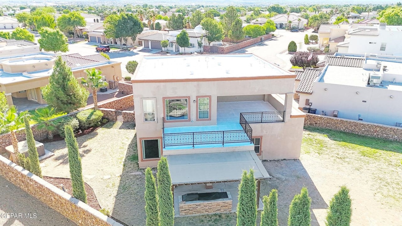 6065 Via De Los Arboles