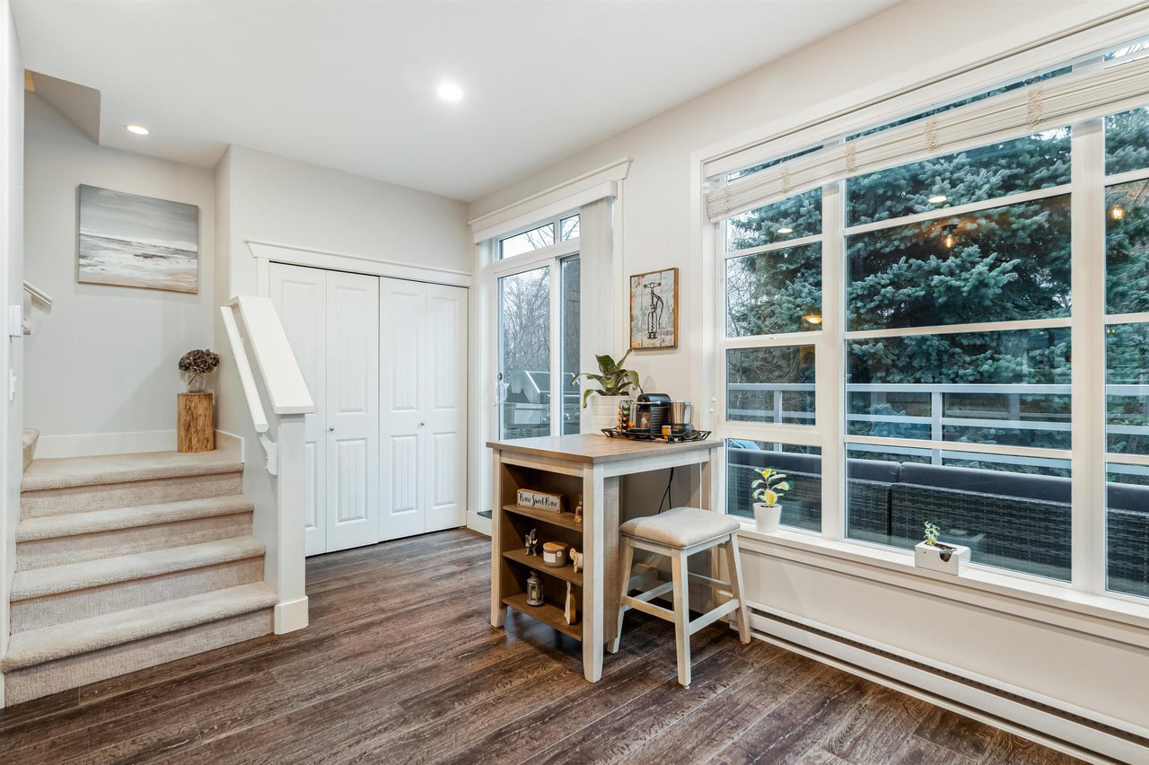 46-15405 31 Ave