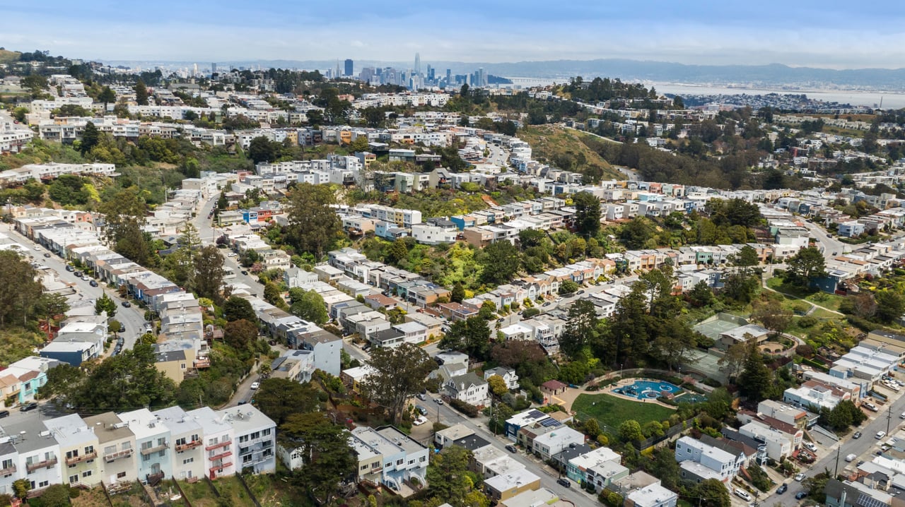 Sweeping Views In Sunnyside