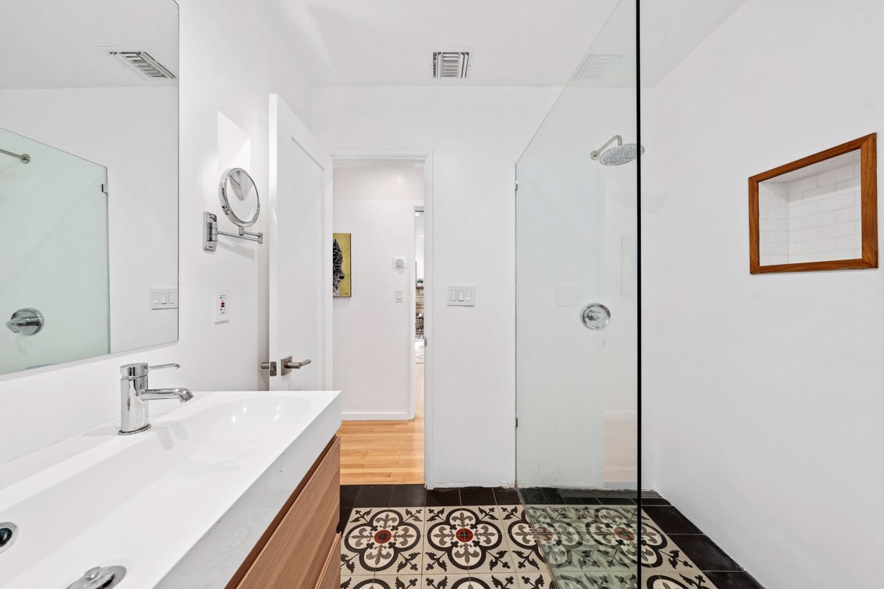 1518 Valley Drive, Topanga
