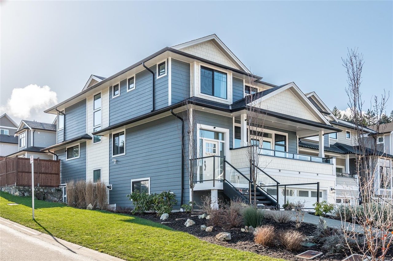 3535 Paperbark Cres