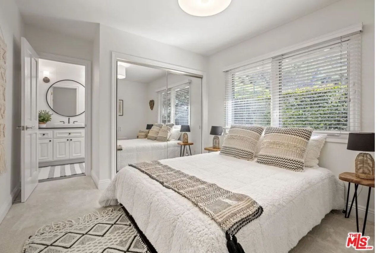 1115 Palos Verdes Dr