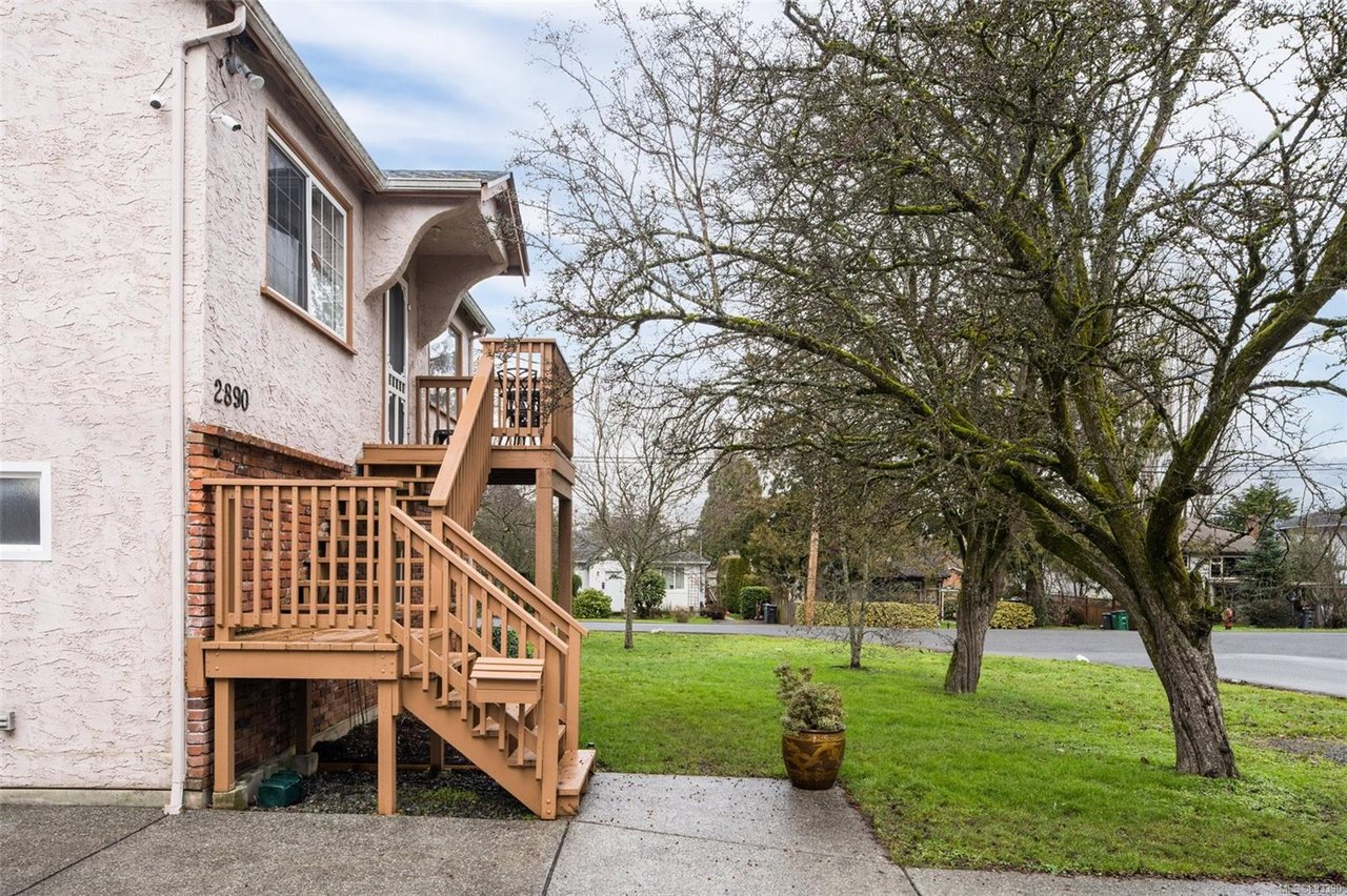 2890 Heath Dr