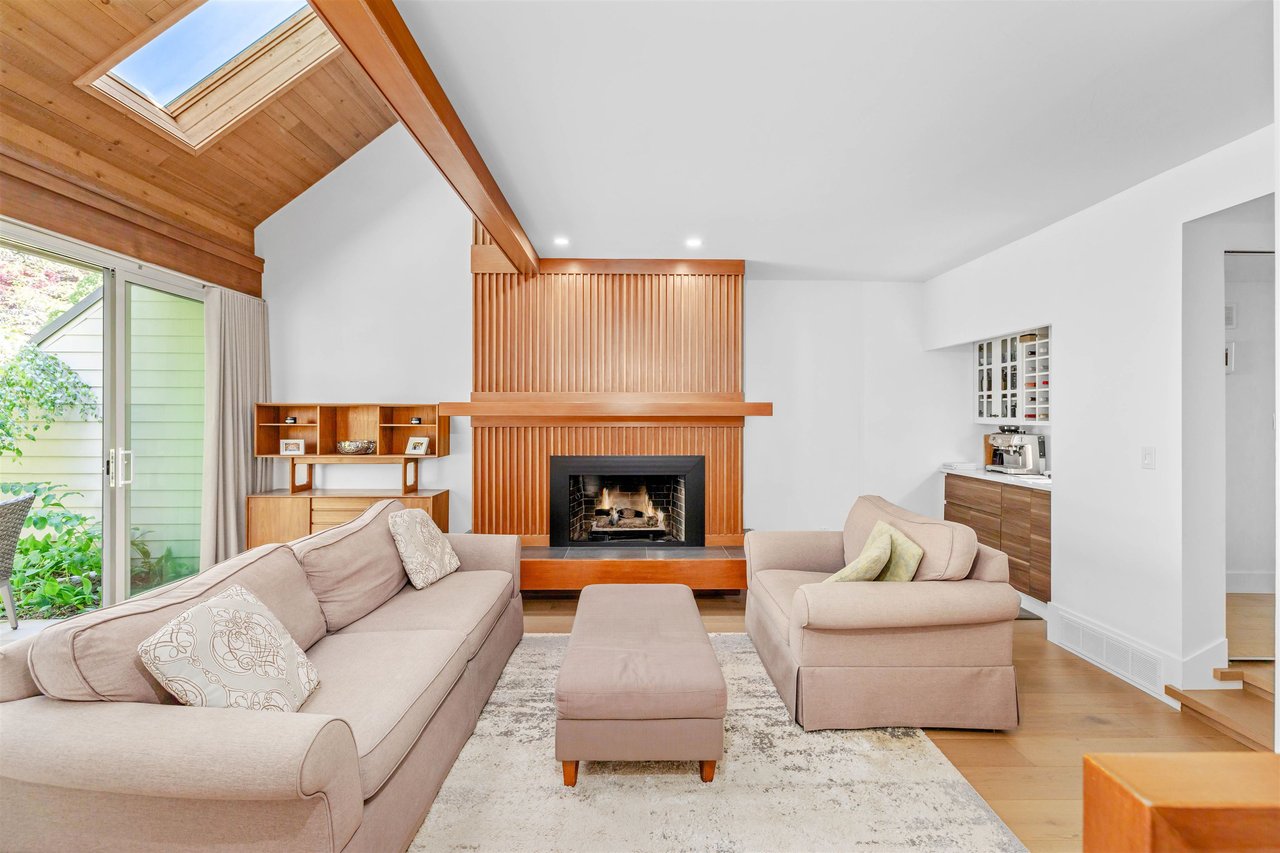 9-4957 Marine Dr