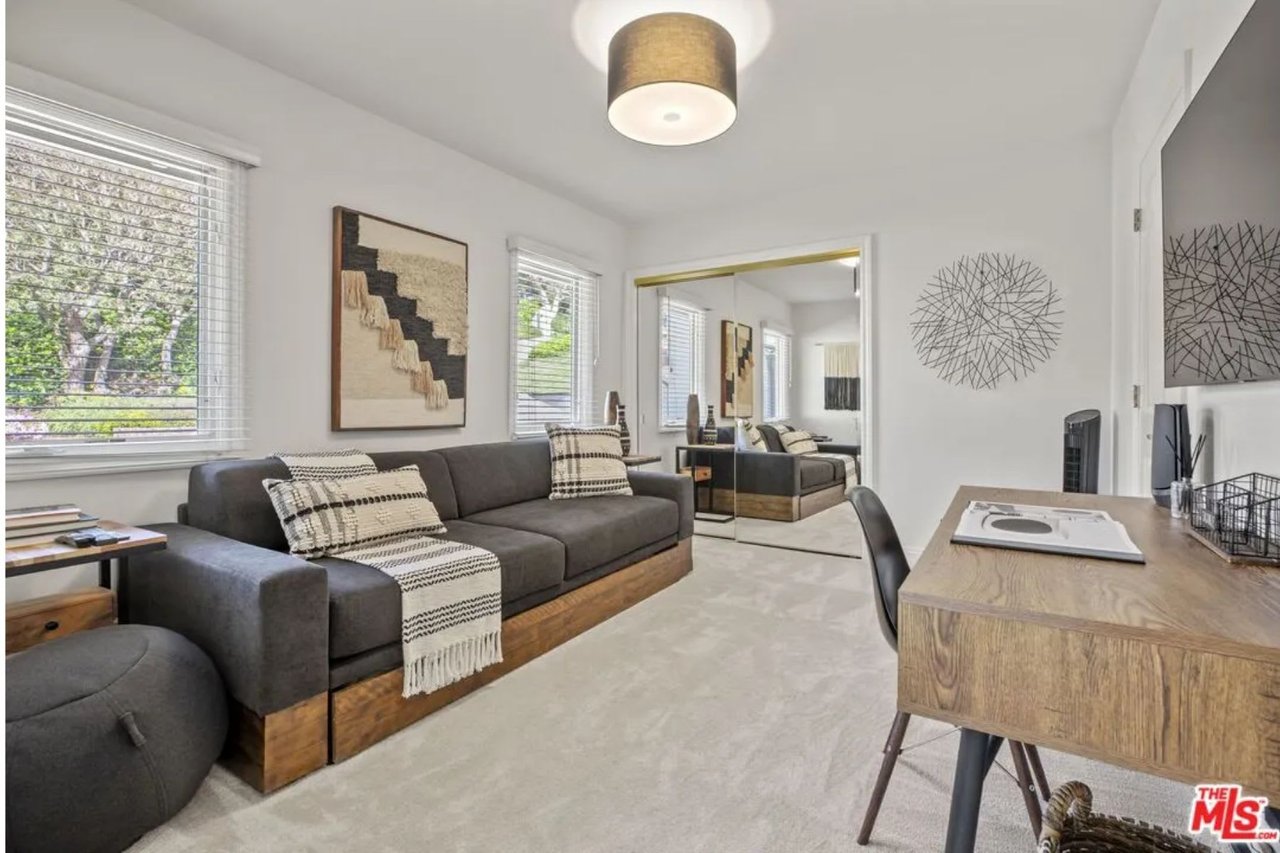 1115 Palos Verdes Dr