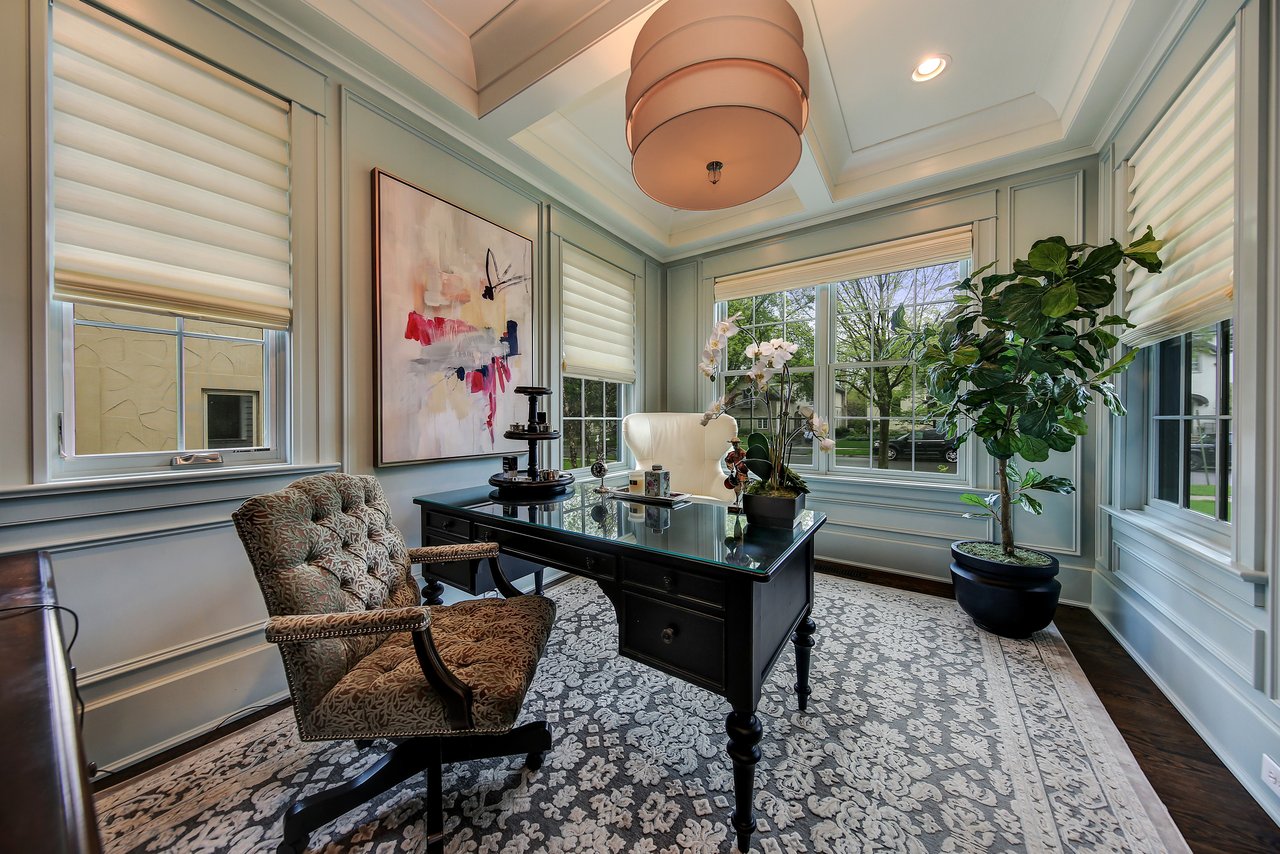 Impeccable Craftsmanship In This Sophisticated Modern Home