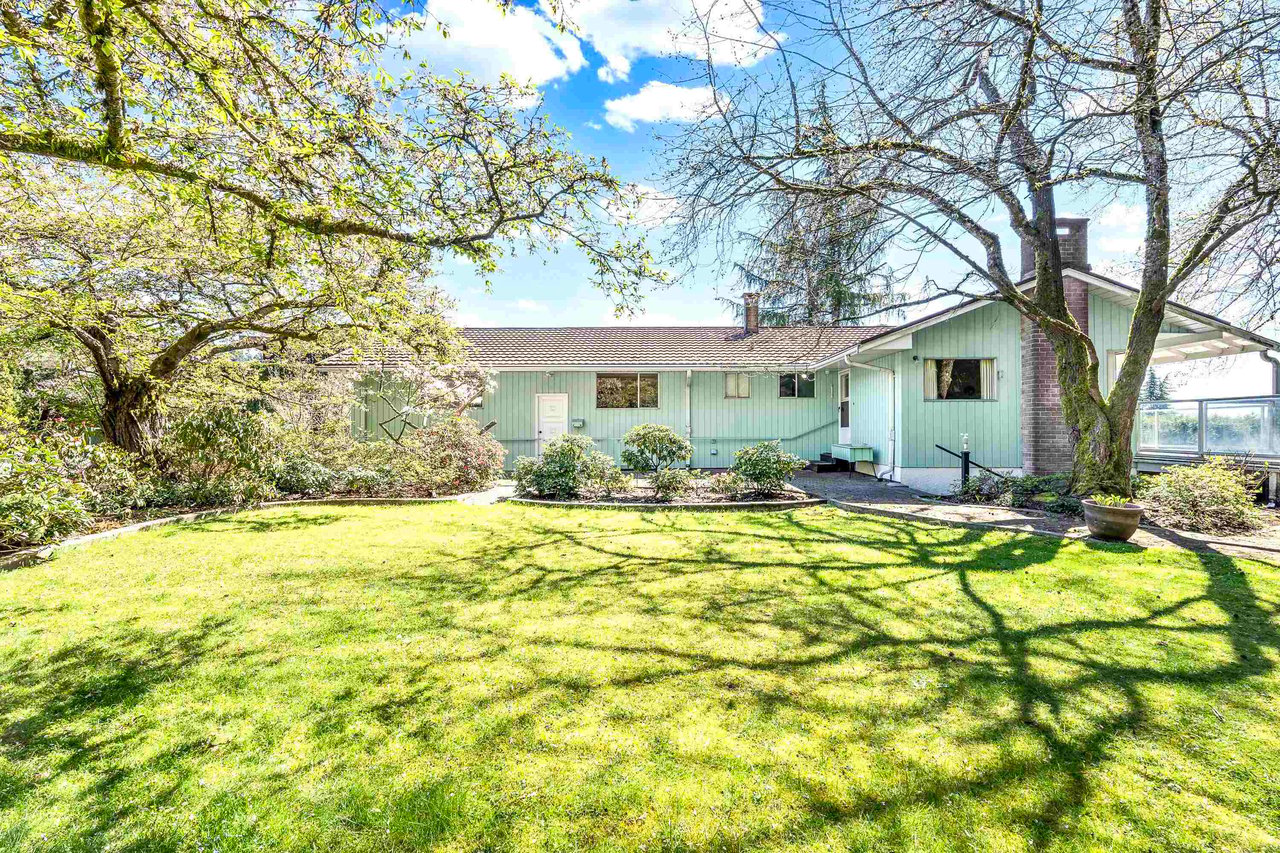 580 Granada Cres