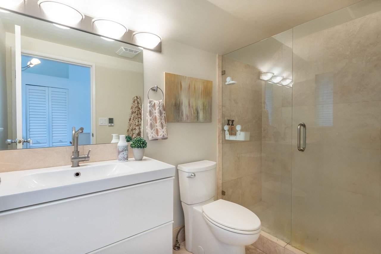 6820 Hycroft Road, West Vancouver
