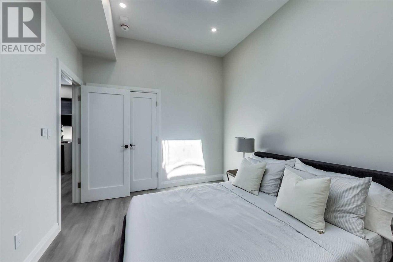 2896 Dundas St W, #2