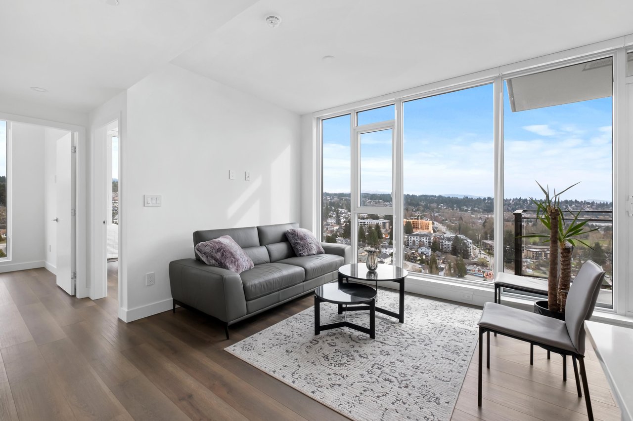 1809-901 Lougheed Hwy