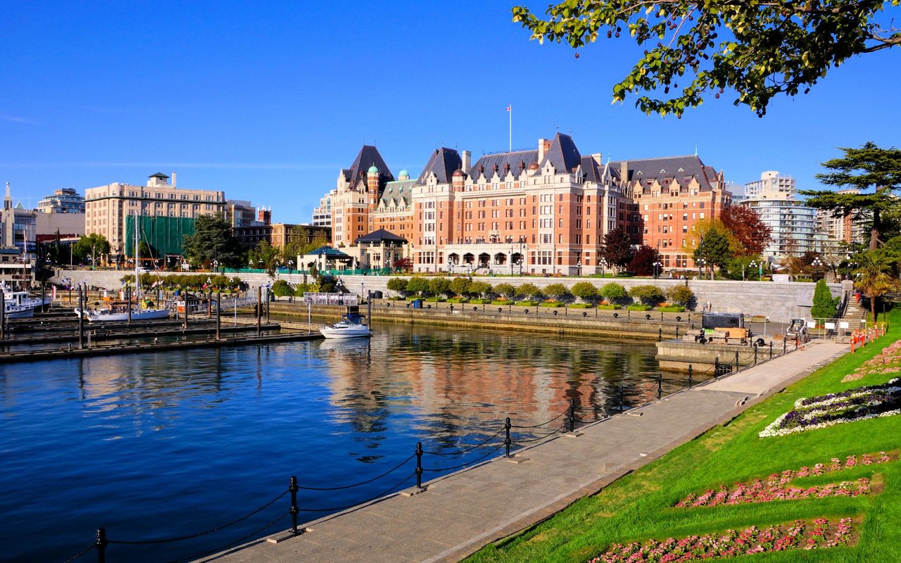 Empress hotel downtown Victoria Bc