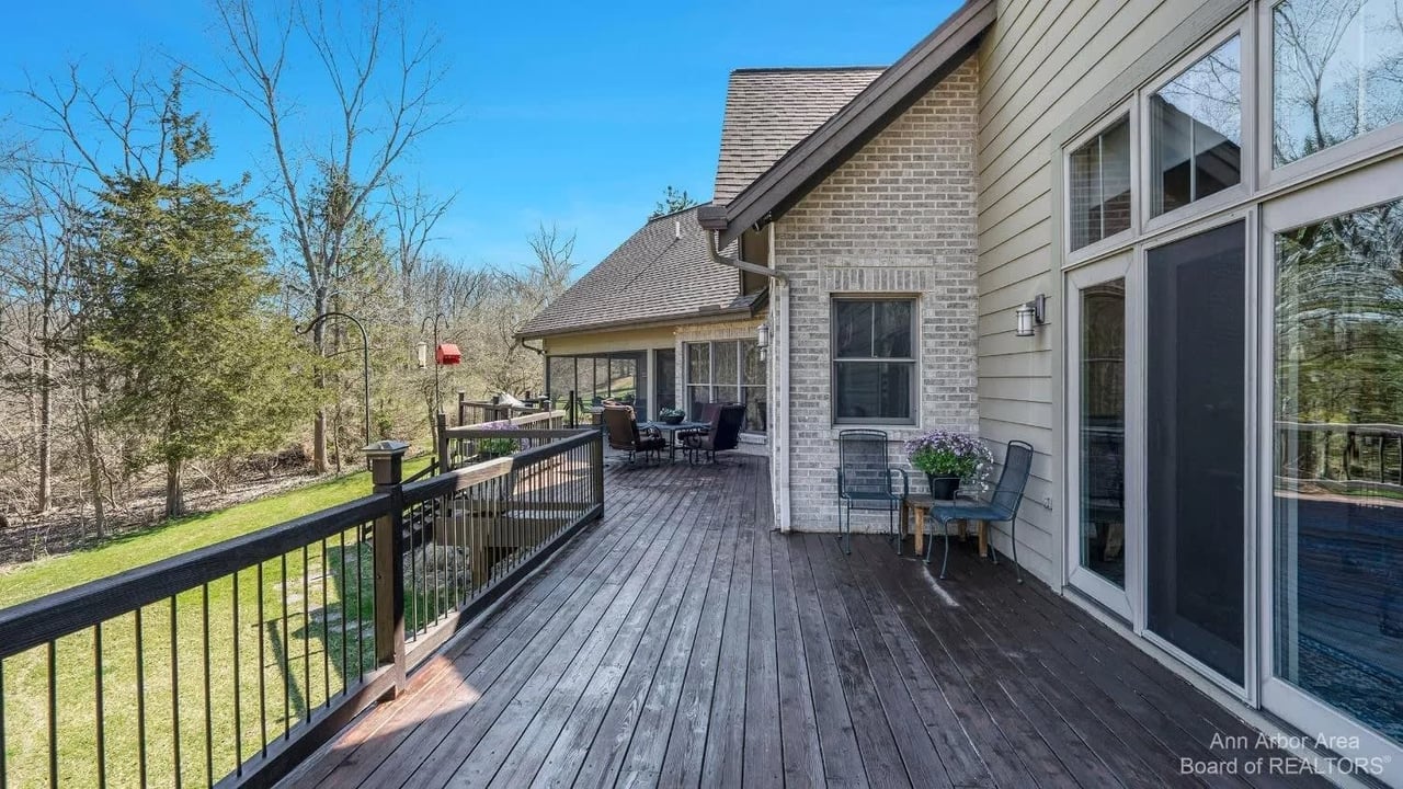 2566 Thornapple Drive, Ann Arbor, MI 48103