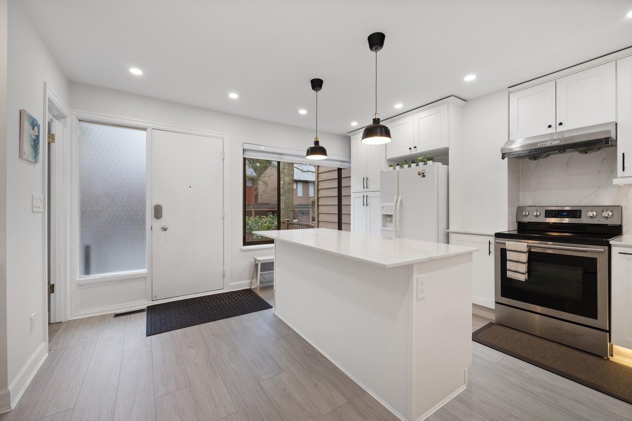 4681 Fernglen Pl