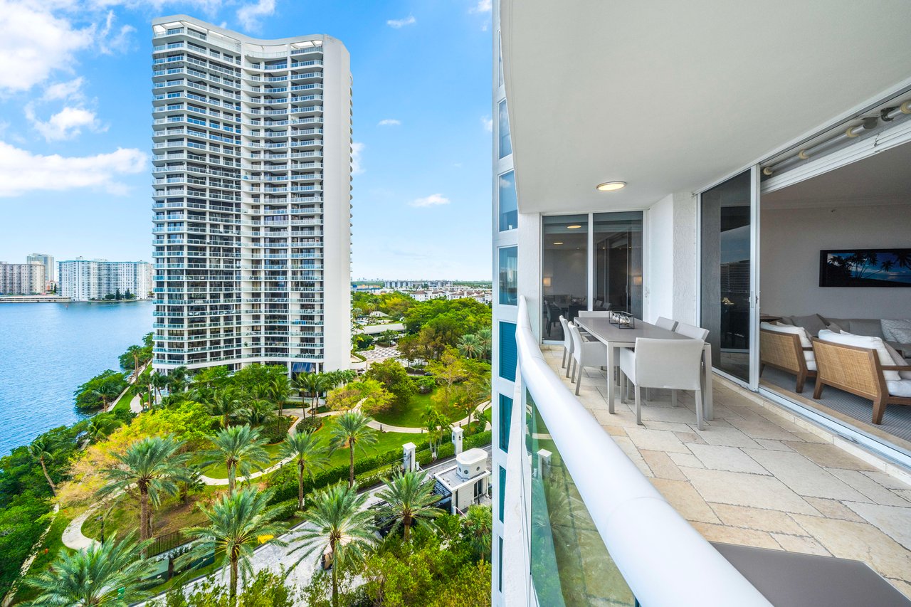 6000 Island Blvd Unit: 1007