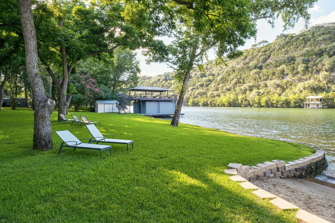 3120 Edgewater Drive