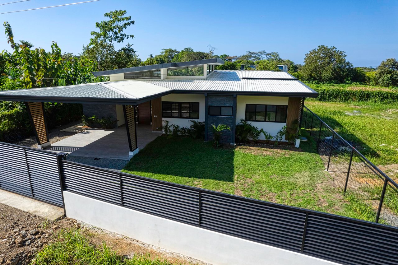 Luxury Beach House in Uvita