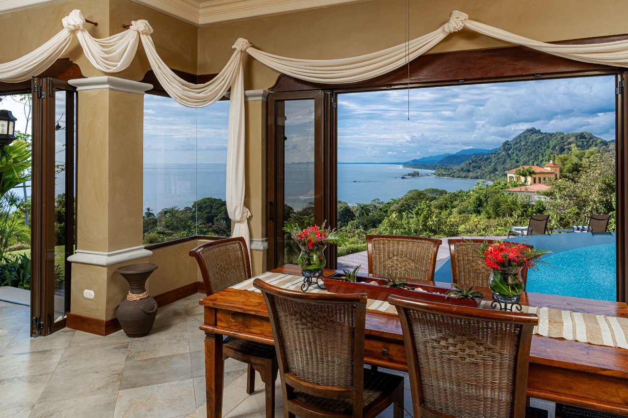 Colonial Ocean View Villa, Dominical, Puntarenas
