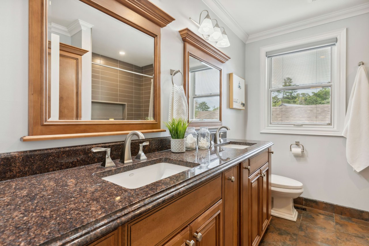 Elegant Living in Glen Abbey