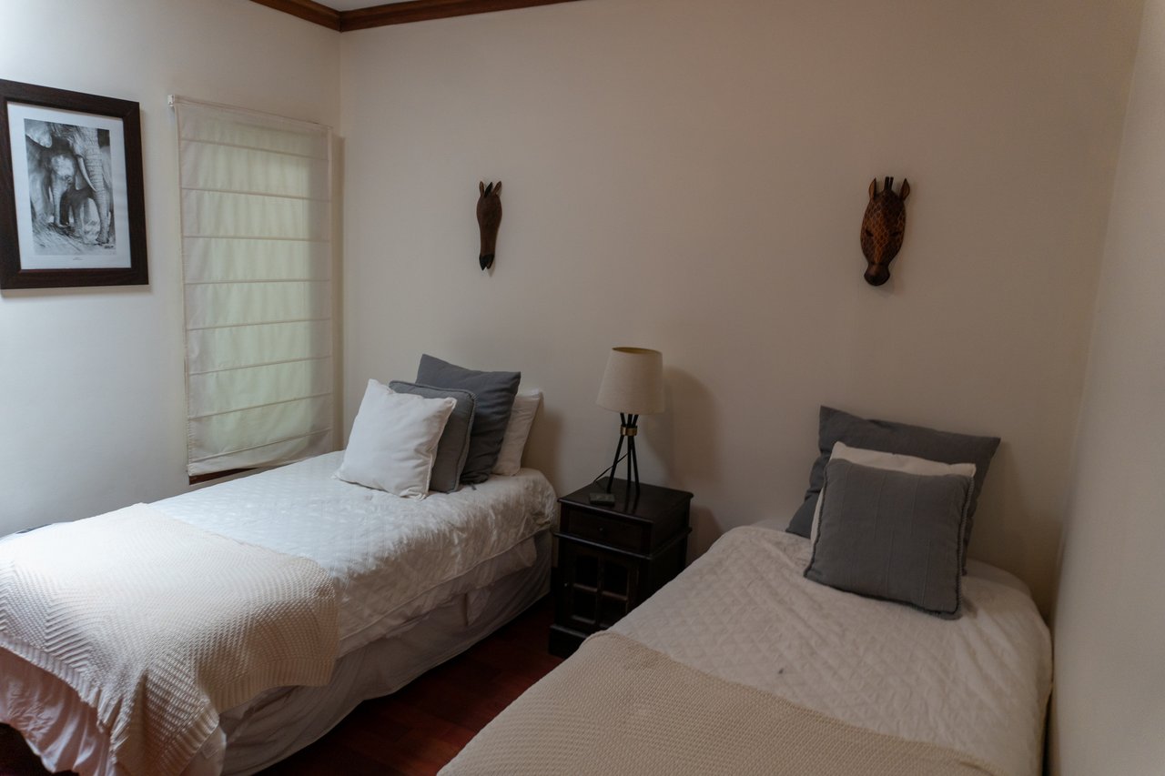 Mountain Estate With Guest Studio, Santa Ana, San Jose