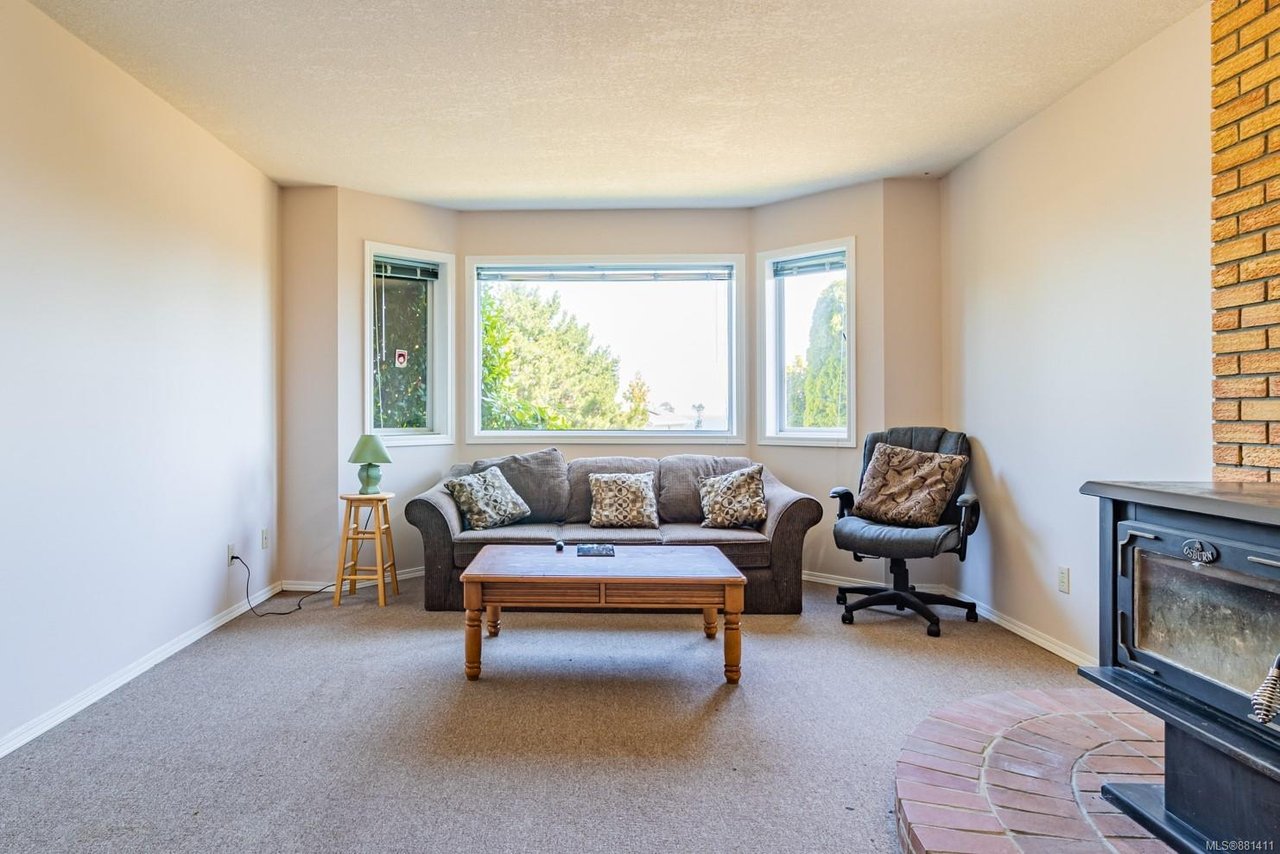 5270 Catalina Dr, Nanaimo