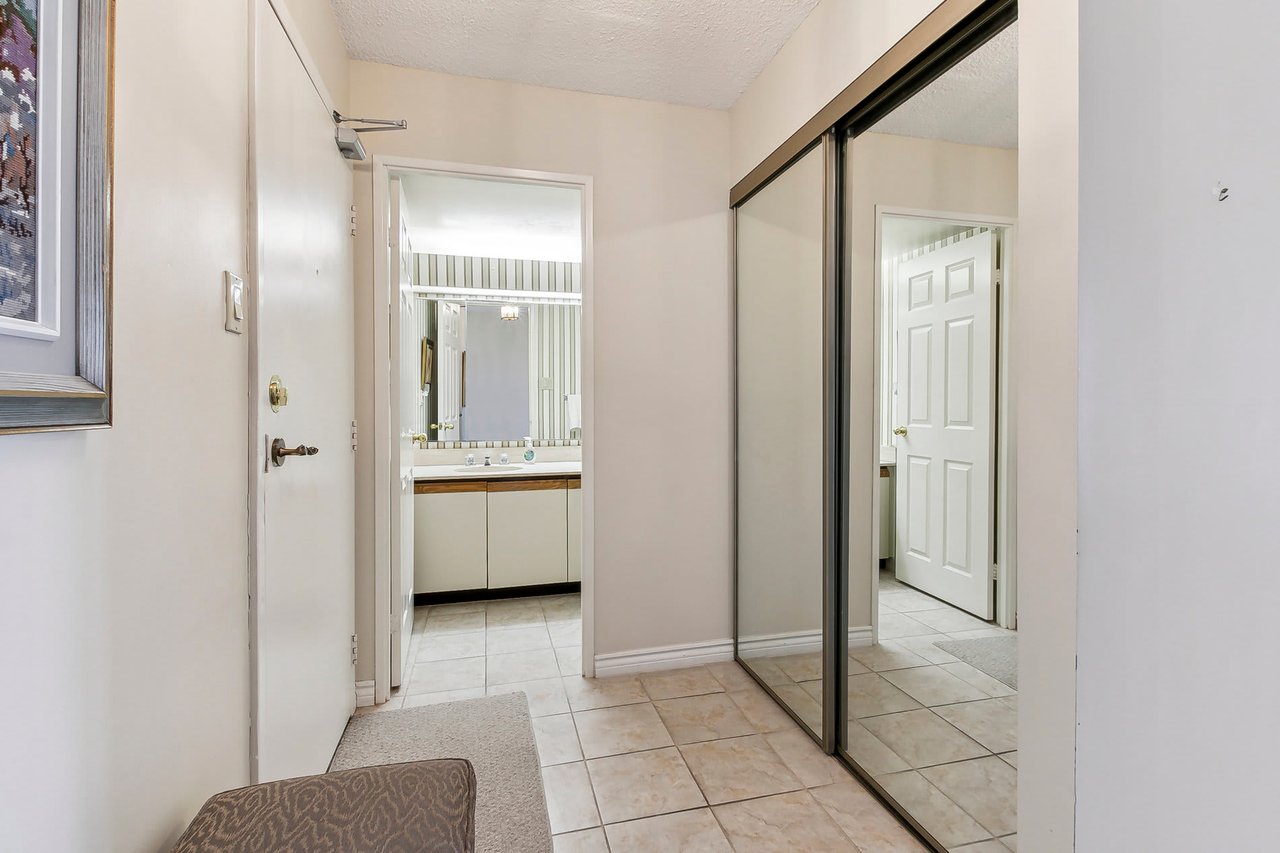 65 Skymark Drive #1407